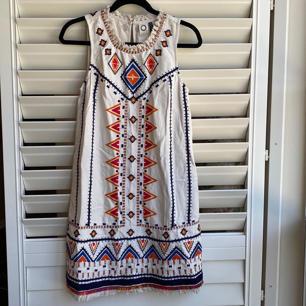 Anthropologie Akemi + Kin reagan embroidered boho shift linen-blend dress Size 0